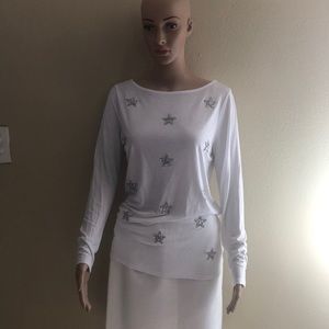 White, long sleeved shirt with